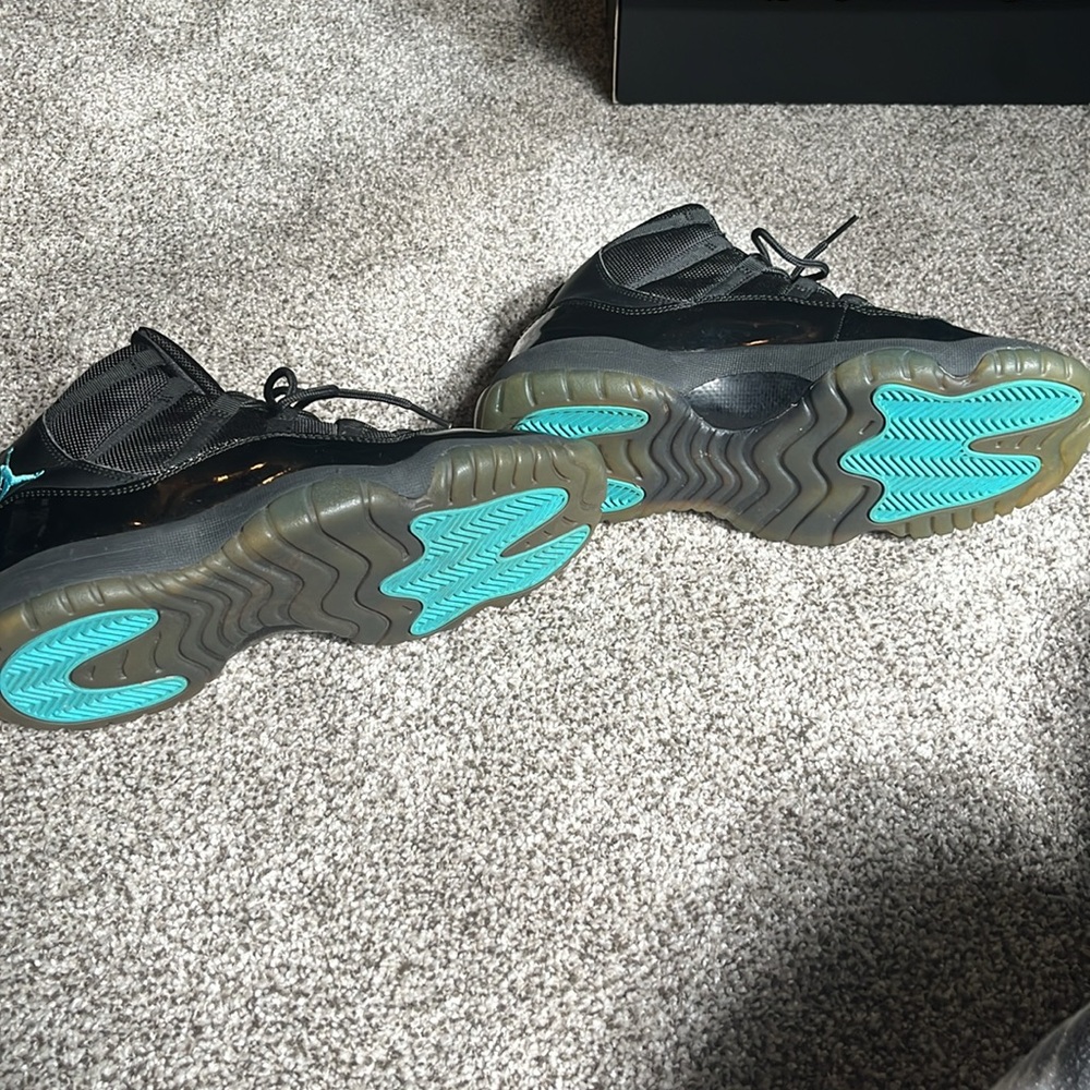 Air Jordan 11 Retro (GS) - Picture 3 of 7